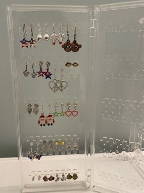 20 pairs of earrings & clear Acrylic Organizer with Multiple Slots - Transparent
